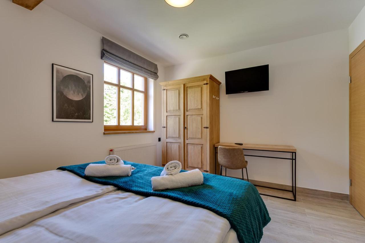 Biala Owieczka B&B Щирк Екстериор снимка
